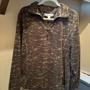 Amazon Essentials Camouflage Fleece Pullover